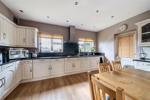 4 bedroom detached house for sale, Broxbourne Road, Orpington BR6