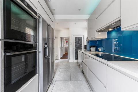 29 Bruton Way, London, W13 0BY