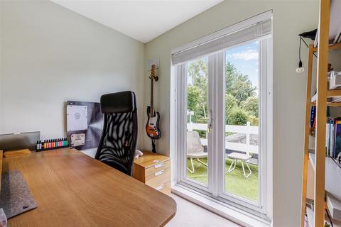 29 Bruton Way, London, W13 0BY