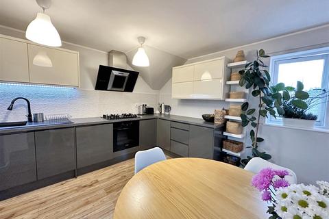 2 bedroom flat for sale, Burnt House Court, Old Fosse Road, Bath