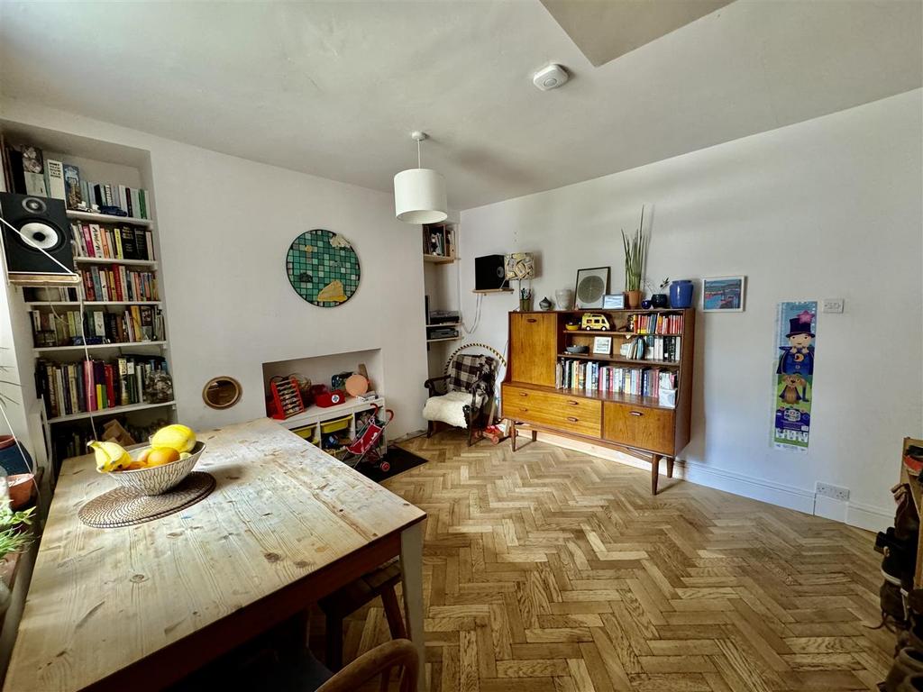 Sitting/Dining Room