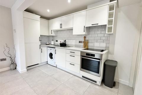 2 bedroom end of terrace house for sale, Poole Road, Poole BH16