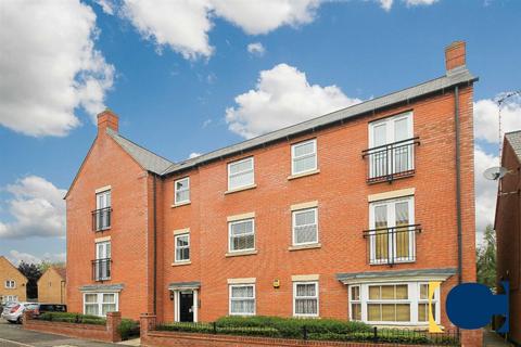 2 bedroom apartment to rent, Alchester Court, Towcester