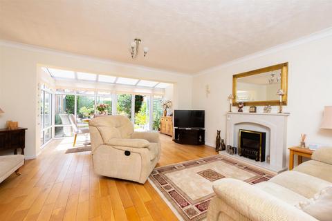 5 Fayrewood Chase, Basingstoke, RG22 4TF