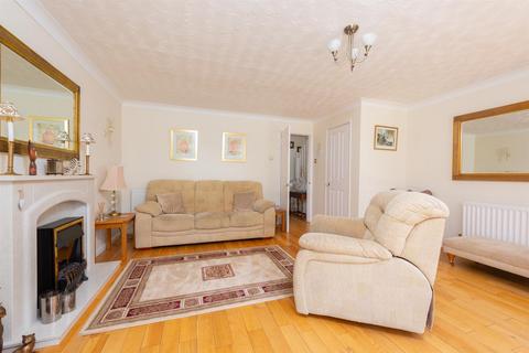 5 Fayrewood Chase, Basingstoke, RG22 4TF
