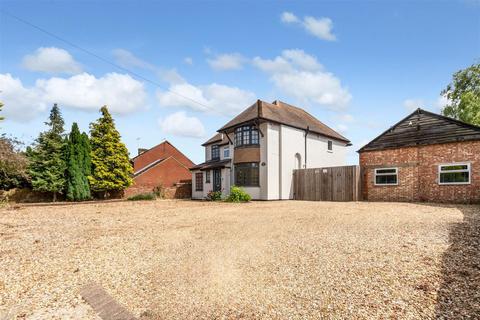 4 bedroom detached house for sale, Buckingham Road, Milton Keynes MK3