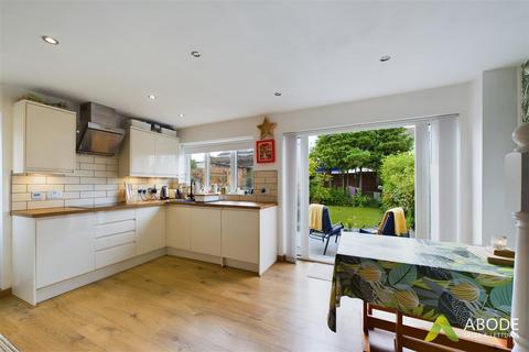 235 Fairham Road, Stretton, Burton-on-trent, DE13 0BU