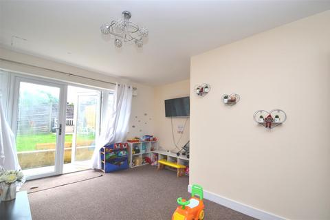 3 bedroom end of terrace house for sale, St. Davids Road, East Cowes