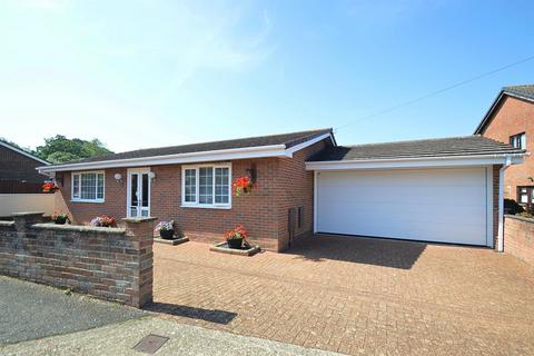 2 bedroom detached bungalow for sale, SHORT WALK INTO TOWN * SHANKLIN