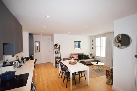 1 bedroom apartment to rent, Laurel AvenueTwickenham