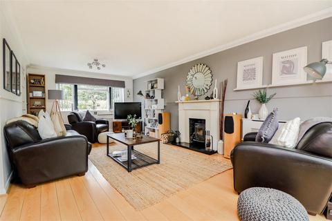 3 bedroom detached house for sale, Spinney Close, Horsham