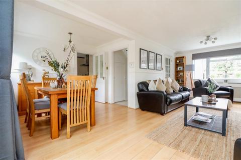 3 bedroom detached house for sale, Spinney Close, Horsham