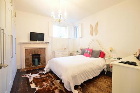 2 bedroom flat for sale, Maidenhead Road, Windsor