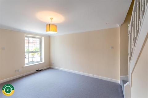 2 bedroom townhouse for sale, Belgrave Court, Bawtry, Doncaster