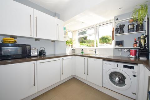 75 Foxes Way, Warwick, CV34 6AY
