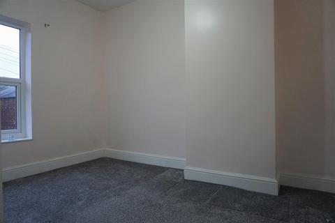 2 bedroom terraced house to rent, Walker Street, Earlsheaton, Dewsbury