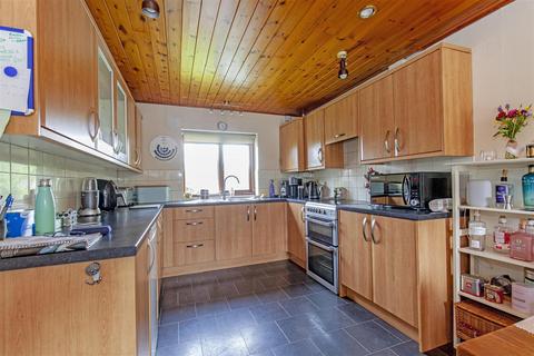 3 bedroom detached house for sale, The Causeway, Eyam, Hope Valley