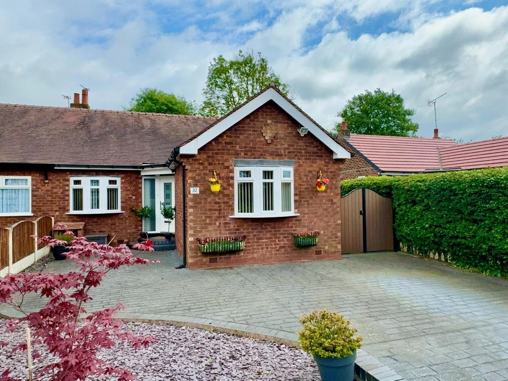 Abingdon Road, Bramhall 2 bed semidetached bungalow for sale £400,000