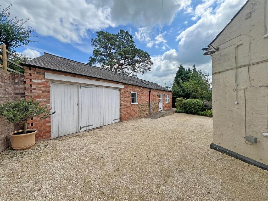 Annexe &amp; garage