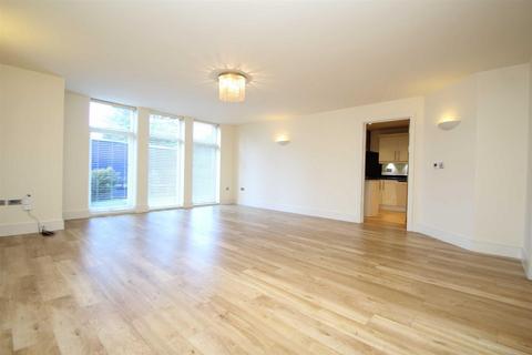 2 bedroom apartment to rent, Ashley Road, Hale, Altrincham