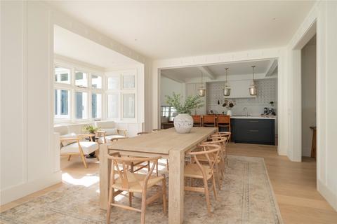 21 Ernle Road, London, SW20 0HH