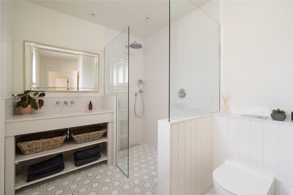 En Suite Shower Room