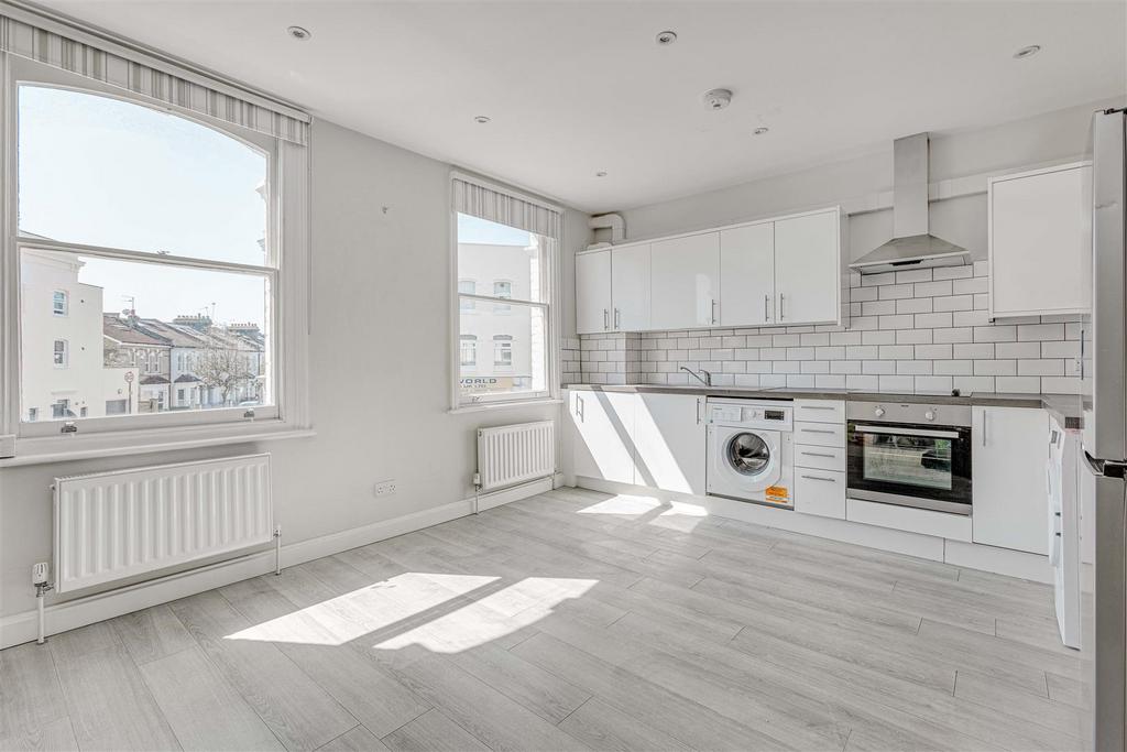 Sherbrooke Road, London SW6 2 bed flat £2,197 pcm (£507 pw)