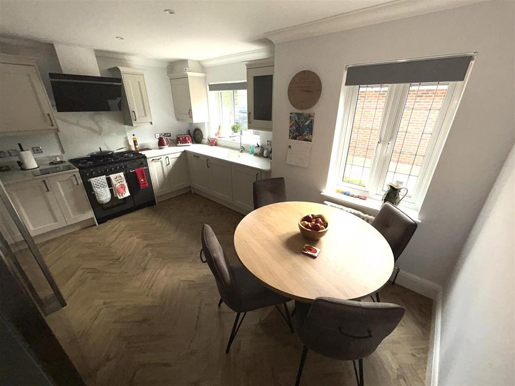 Fitted kitchen