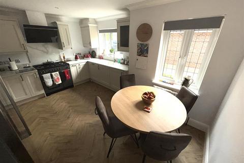 5 Bridgelands Close, Beckenham, BR3 1JU