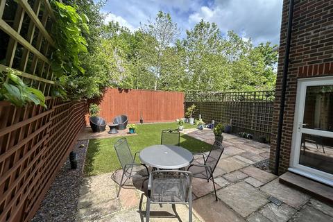 5 Bridgelands Close, Beckenham, BR3 1JU