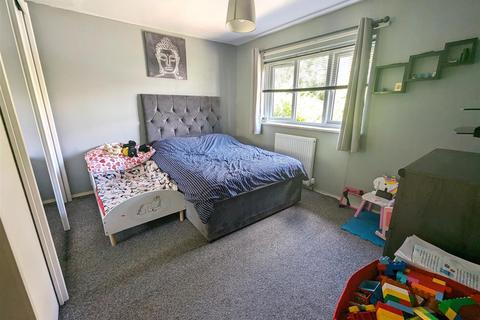 4 Daniell Walk, Corby, NN18 0SF