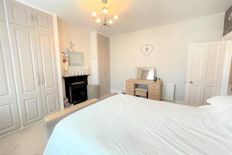 3 bedroom semi-detached house for sale, Moorland Road, Scarborough