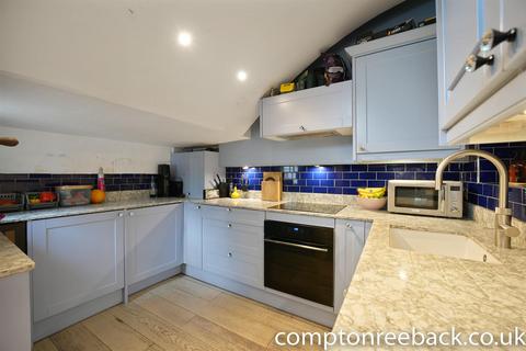 2 bedroom flat to rent, Elgin Avenue, London W9