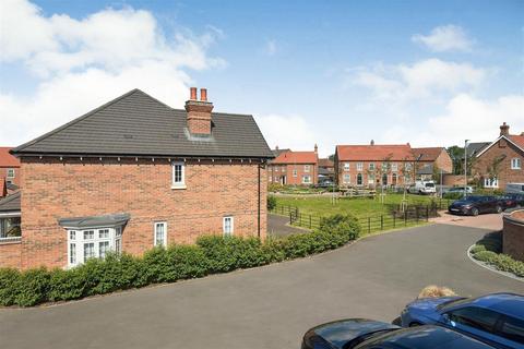 3 bedroom semi-detached house for sale, Sandpiper Close, Rushden NN10