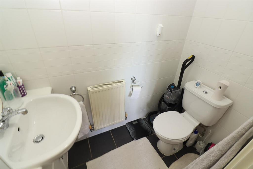 En-suite Shower Room / WC