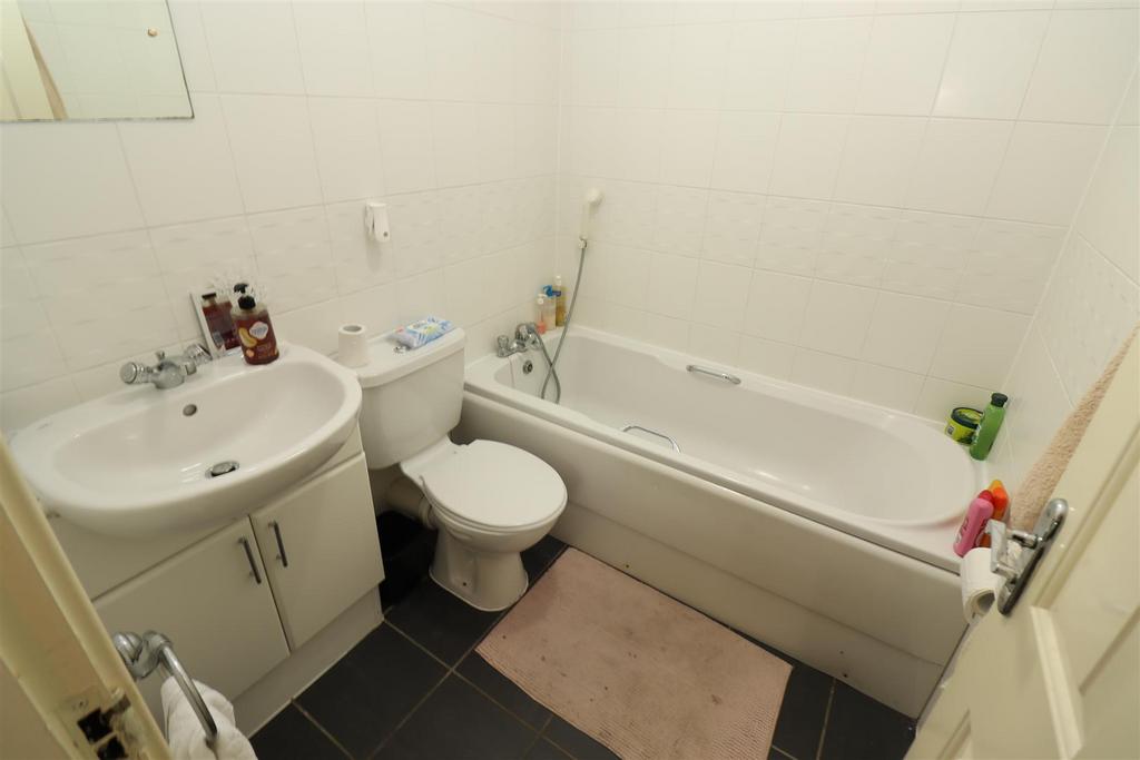 En-suite Bathroom / WC