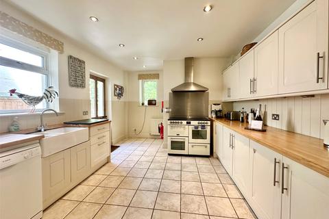 10 Greenclose Road, Ilfracombe, EX34 8BT