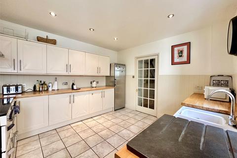 10 Greenclose Road, Ilfracombe, EX34 8BT