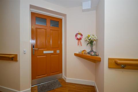 2 bedroom ground floor flat for sale, Whinn Dale, Cecily Close, Normanton WF6