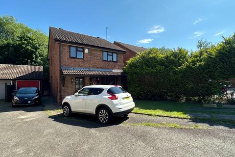 8 Vantage Meadow, Northampton, NN3 5EJ