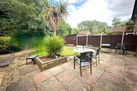 8 Vantage Meadow, Northampton, NN3 5EJ