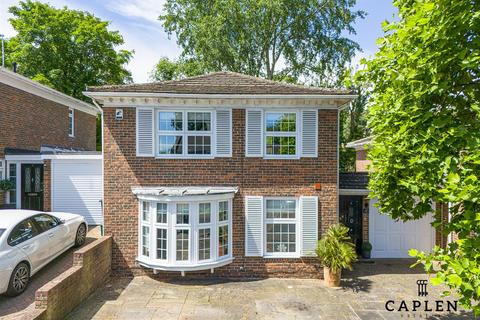 4 bedroom detached house for sale, Hazelwood, Loughton