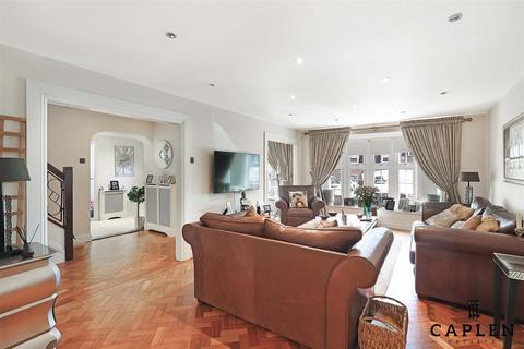 4 bedroom detached house for sale, Hazelwood, Loughton