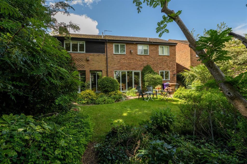 63 Meadowbank, Hitchin-07.jpg