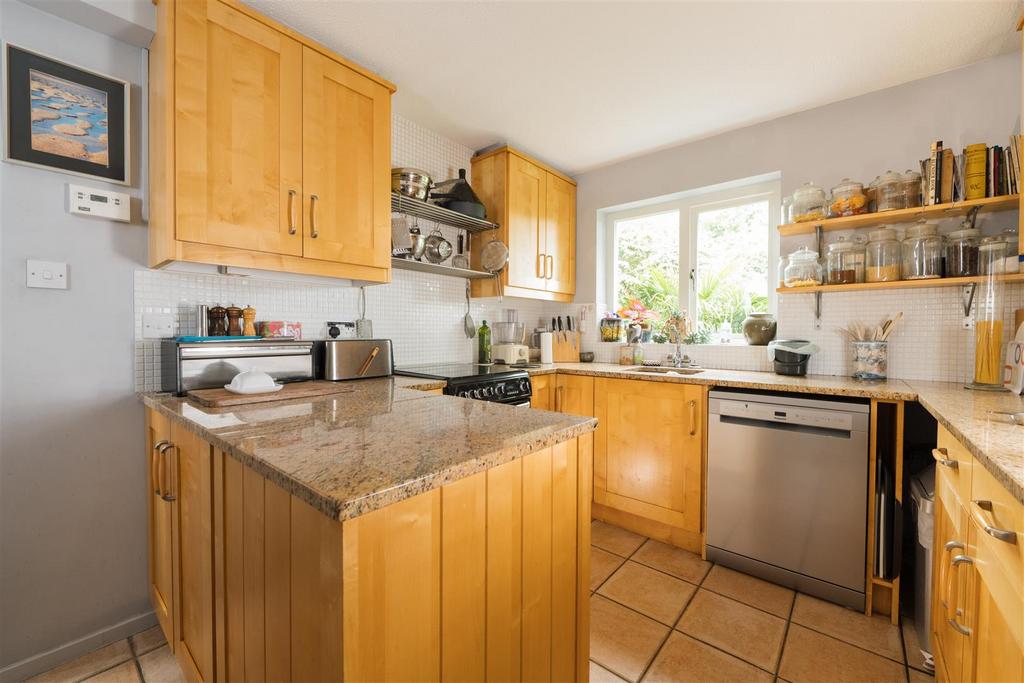 63 Meadowbank, Hitchin-16.jpg