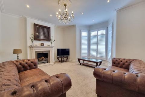4 bedroom end of terrace house for sale, Blythswood Road, Ilford