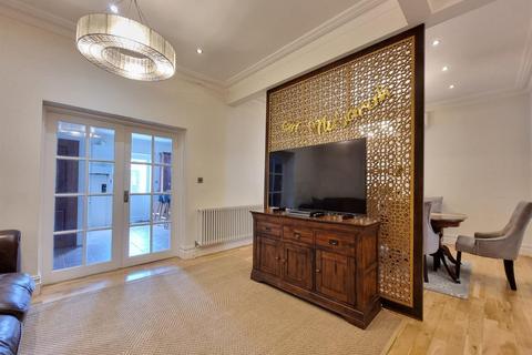 90 Blythswood Road, Ilford, IG3 8SG