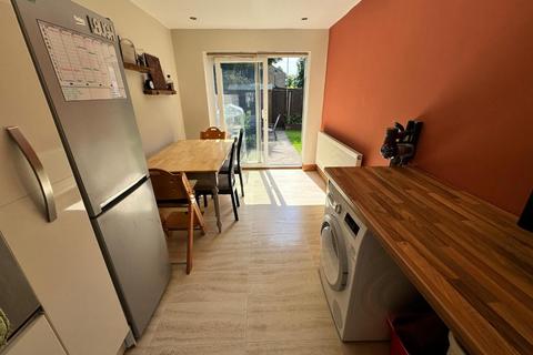 2 bedroom house for sale, Cross Place, Maindy, Cardiff