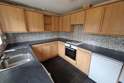 3 bedroom semi-detached house to rent, Heol Y Gwartheg, Gowerton