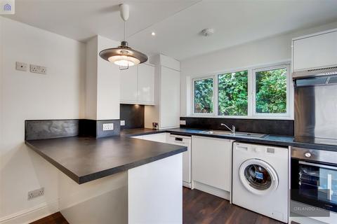 2 bedroom apartment to rent, Thorparch Road, Vauxhall